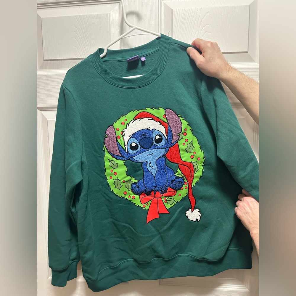 STITCH CHRISTMAS SWEATER
